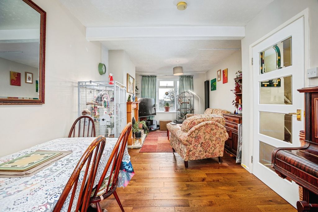 Property photo 3 of 16 Photo