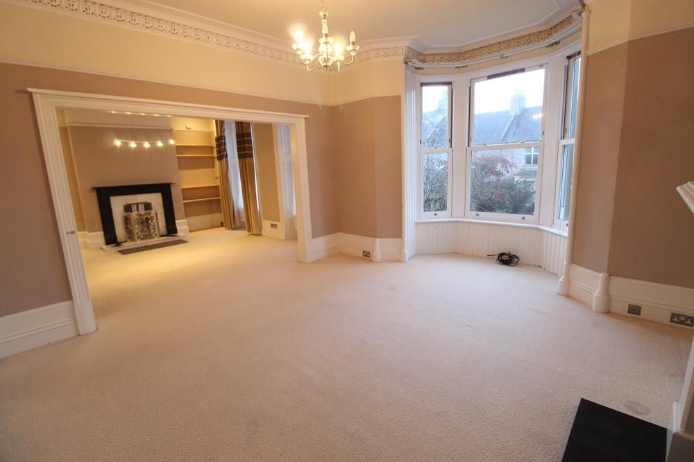 Property photo 1 of 8 Dining Room &amp; Lounge