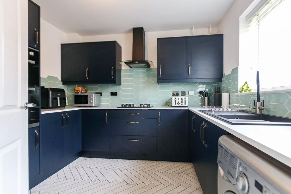 Property photo 2 of 13 Kitchen
