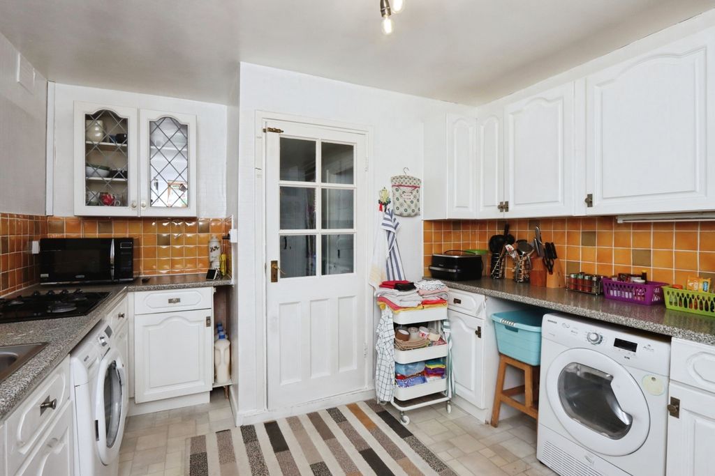 Property photo 3 of 17 Photo