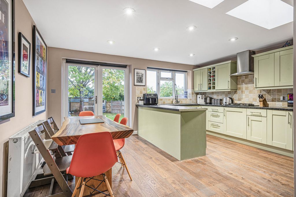 Property photo 3 of 16