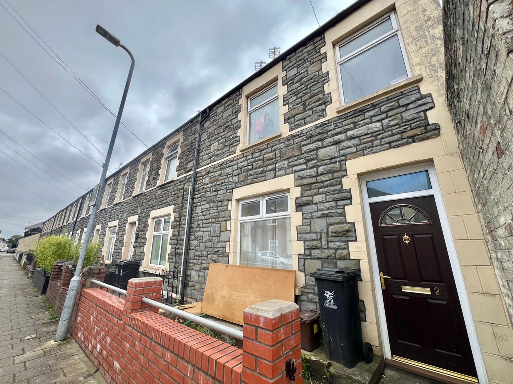 Property photo 2 of 11 Bathroom