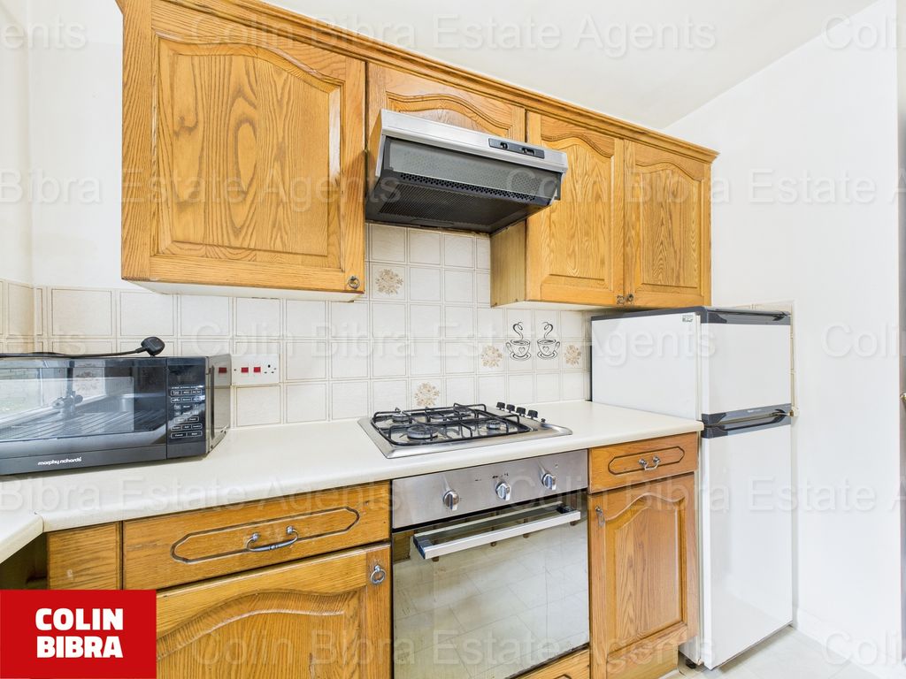 Property photo 3 of 11 Cam04175G0-Pr0044-Still010