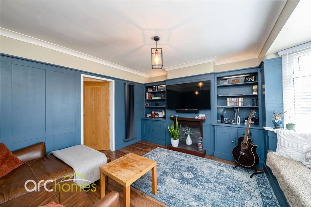 Property photo 2 of 26 Oak-2.Jpg