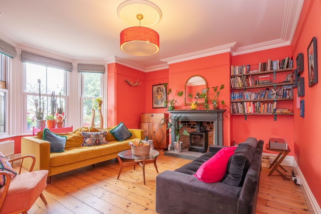 Property photo 3 of 48