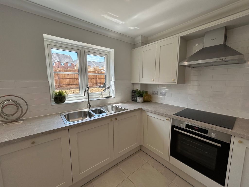 Property photo 3 of 15 Kitchen