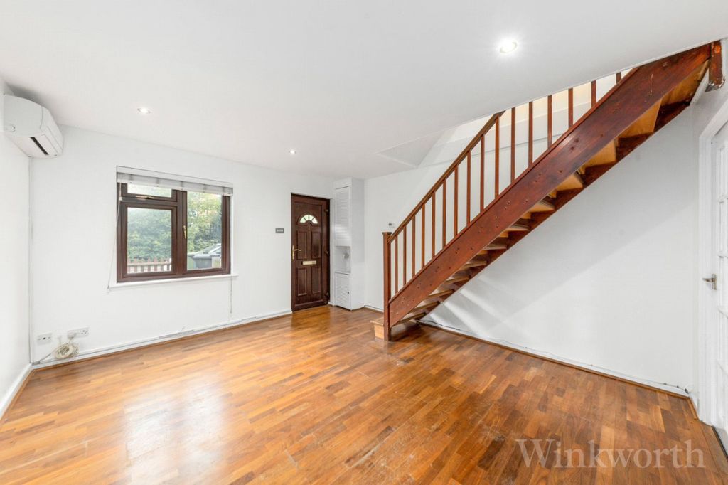 Property photo 1 of 9 Picture No. 11