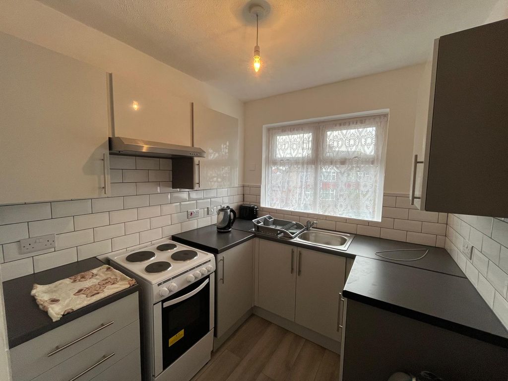 Property photo 1 of 5 1 Bed End Terrace To Rent Silverdale Gardens, Hayes Ub3