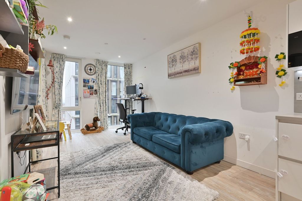 Property photo 2 of 12