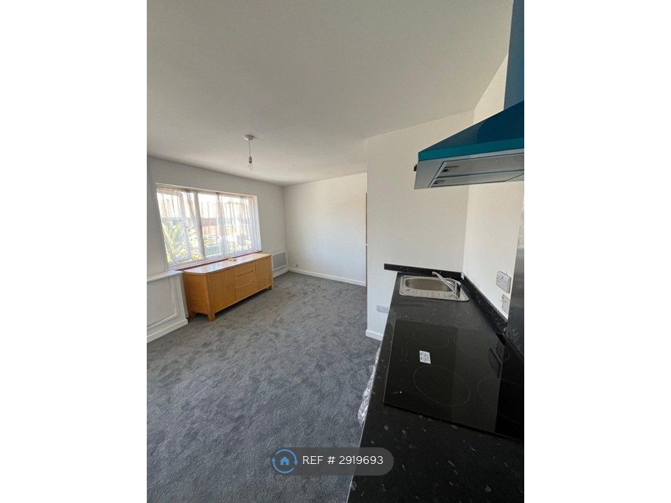 Property photo 2 of 5 Lounge / Kitchen