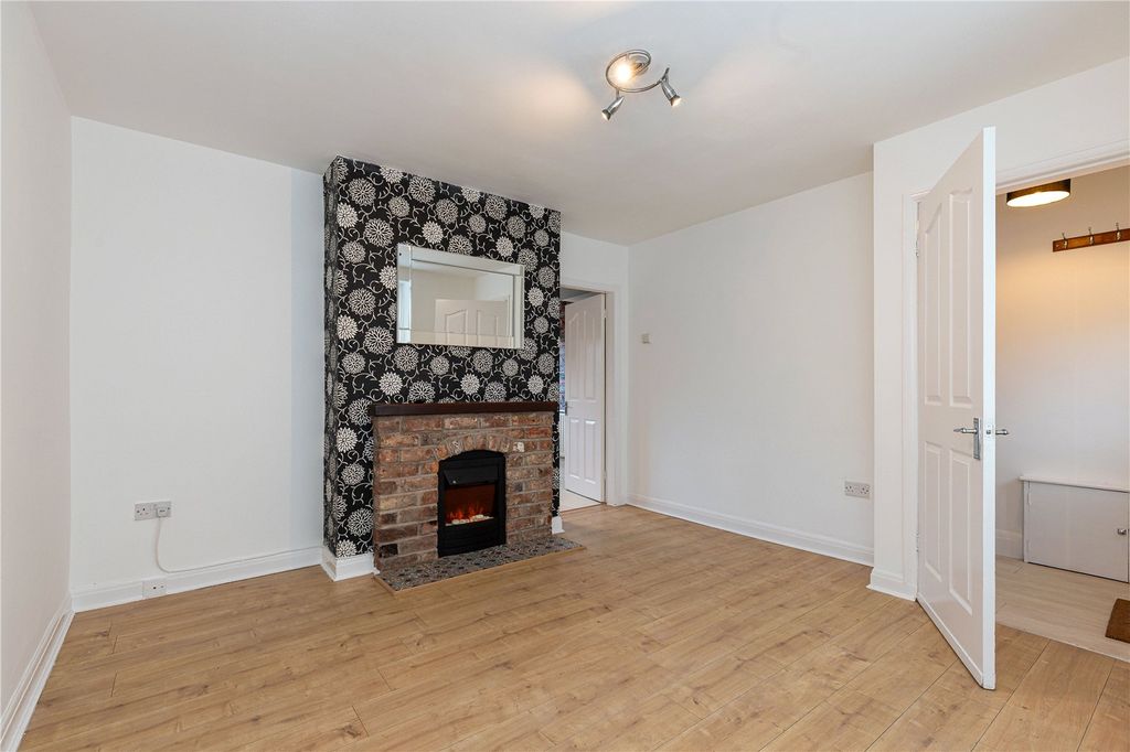 Property photo 2 of 11 Lounge/Diner