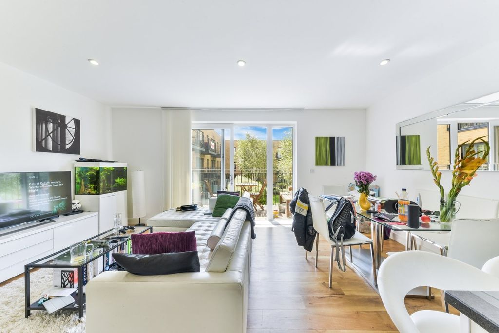 Property photo 3 of 18 Living Area