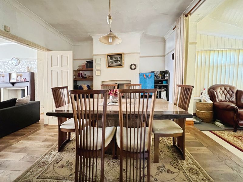 Property photo 3 of 18 Dining Area