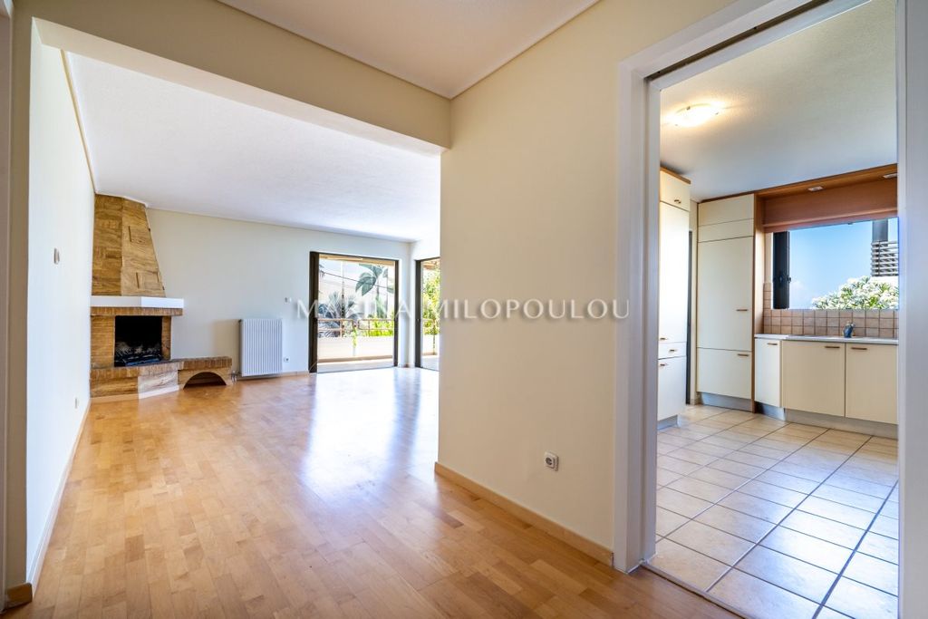 Property photo 2 of 28