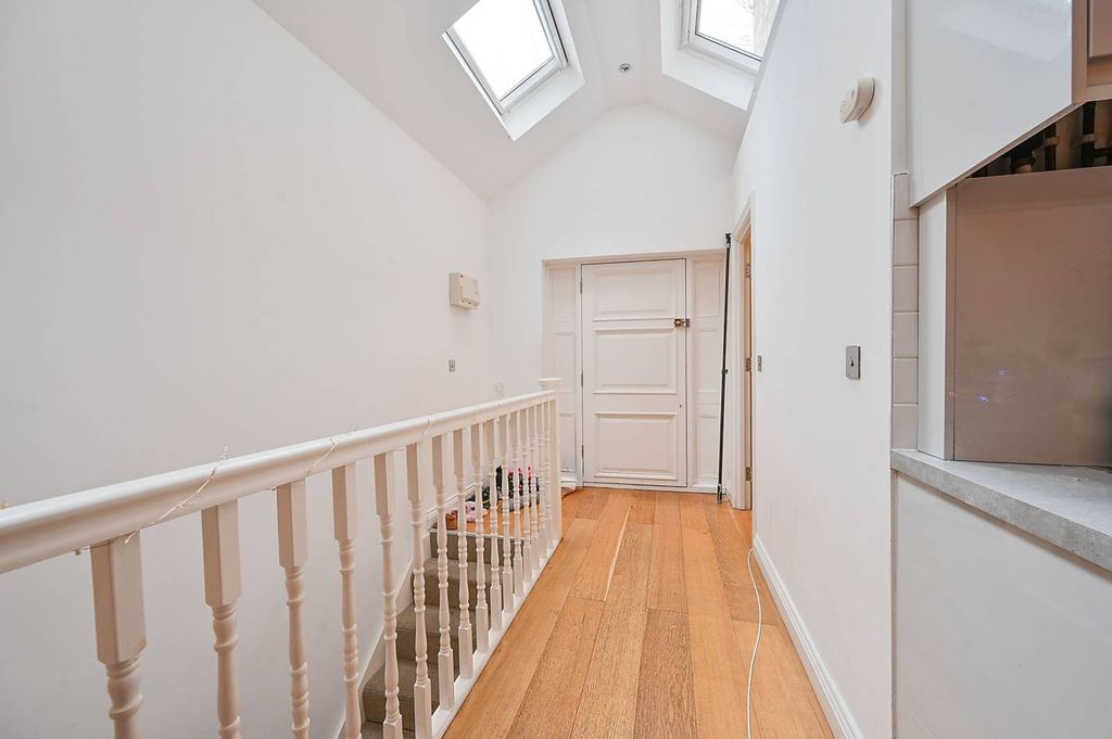 Property photo 3 of 8