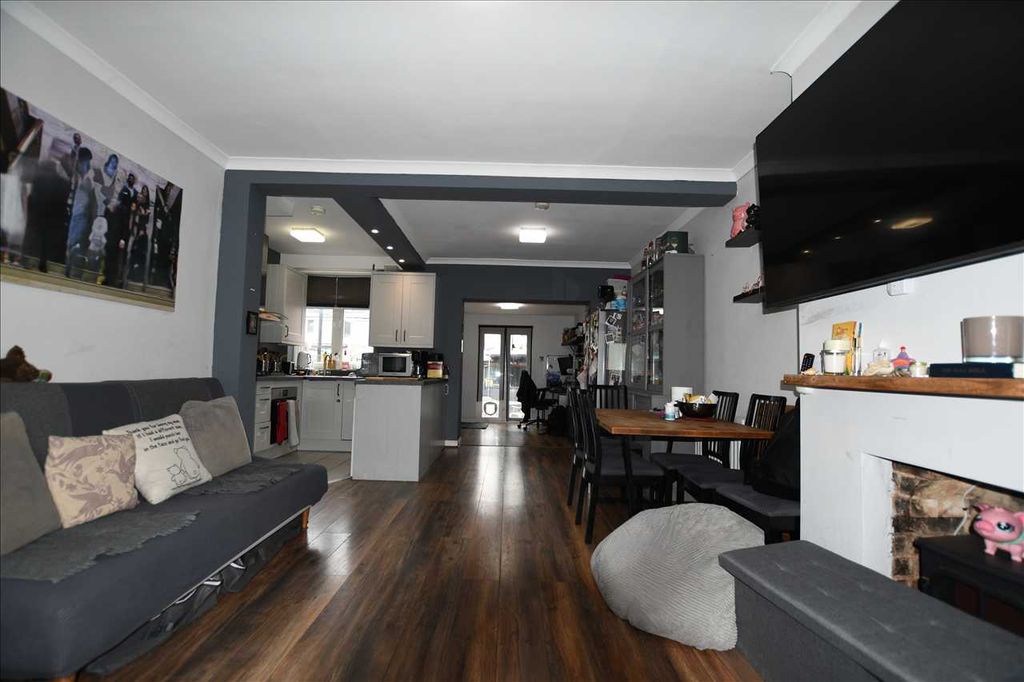 Property photo 2 of 10 Reception