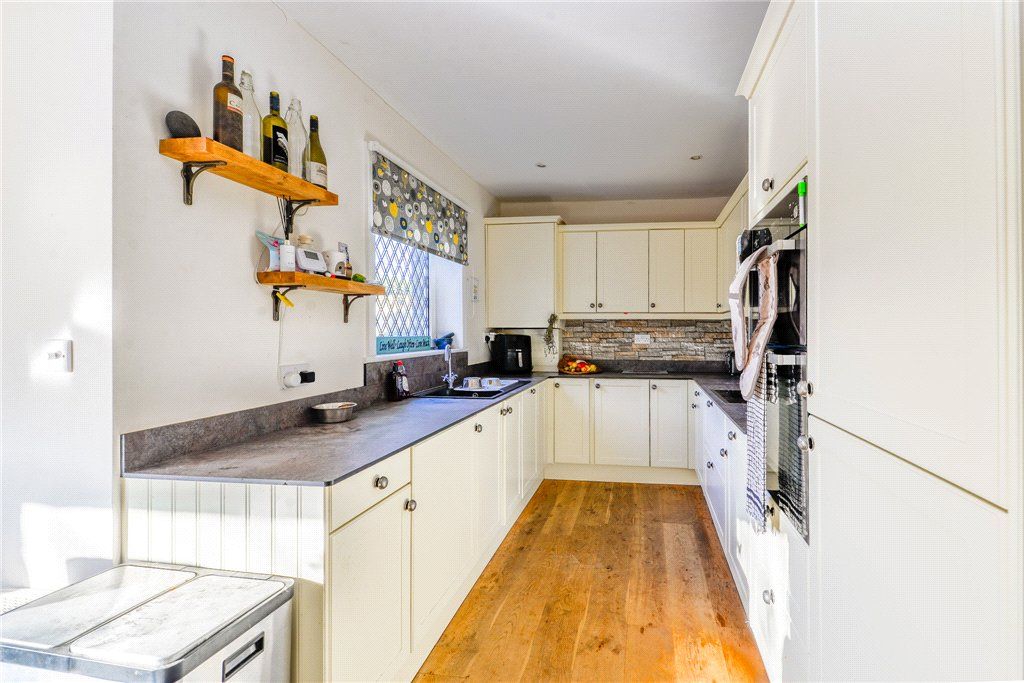 Property photo 3 of 23 Kitchen