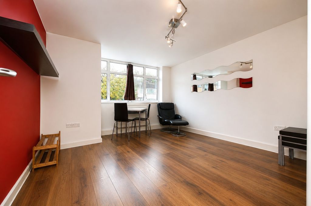 Property photo 2 of 9 5156771