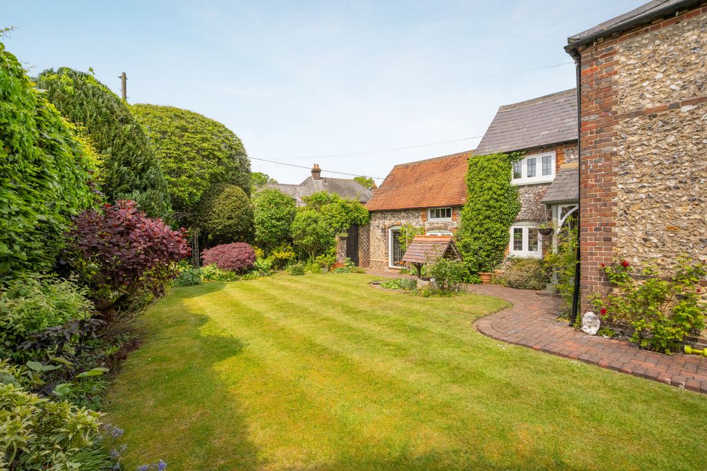 Property photo 2 of 18 Picture No. 04