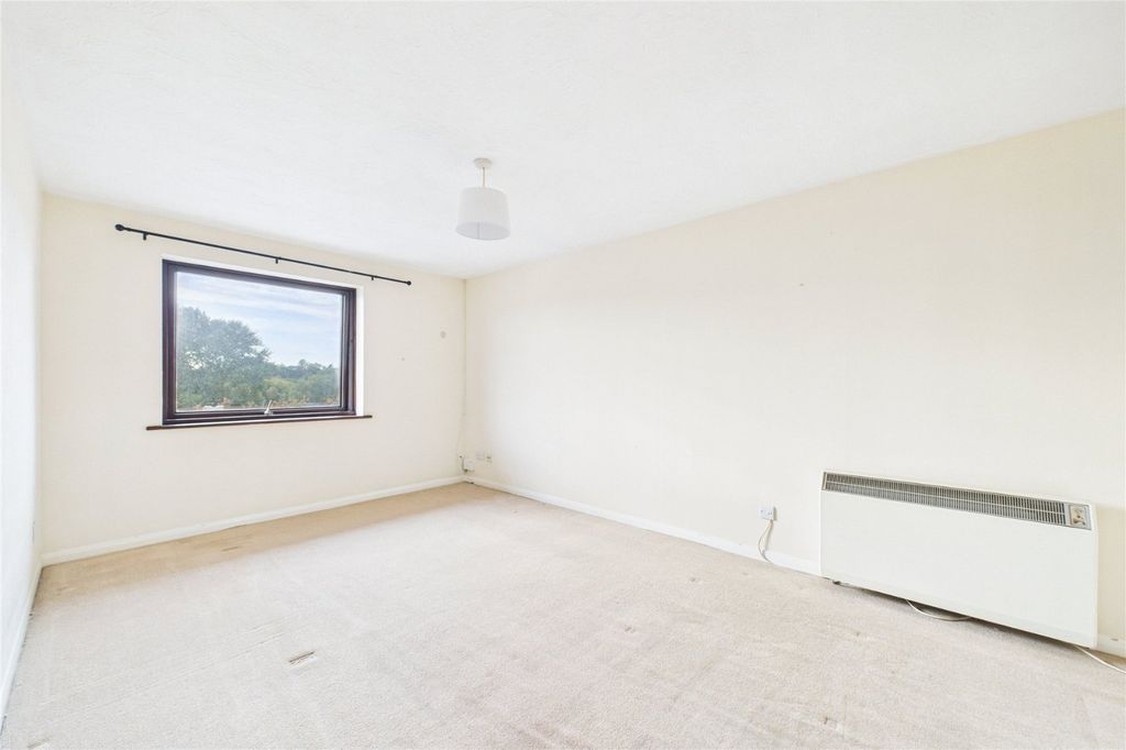 Property photo 3 of 6 Picture No. 11