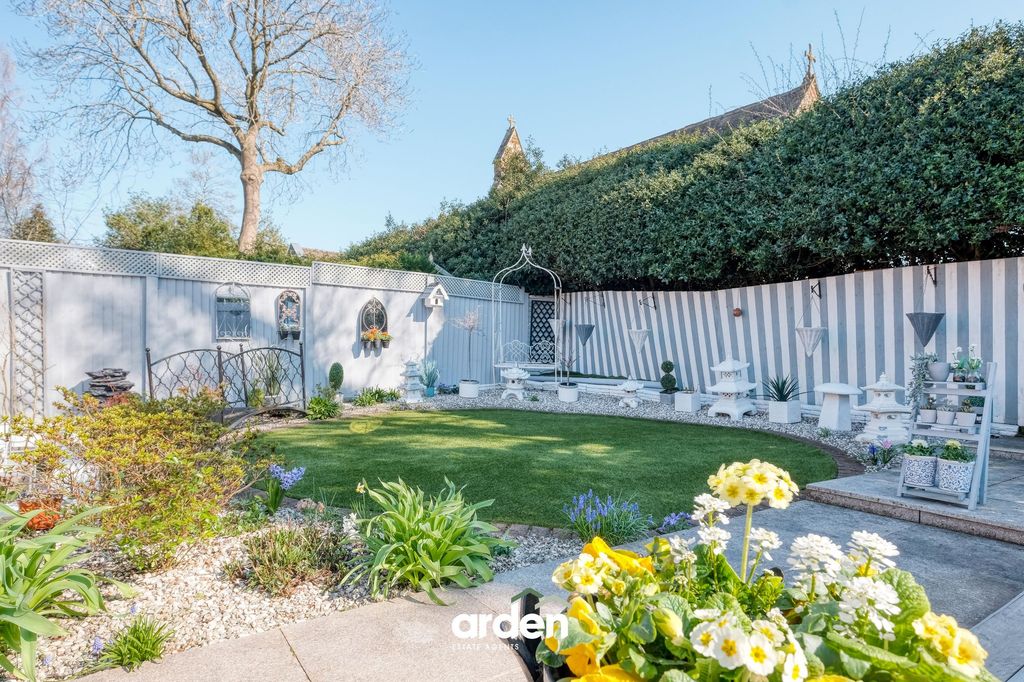 Property photo 2 of 21