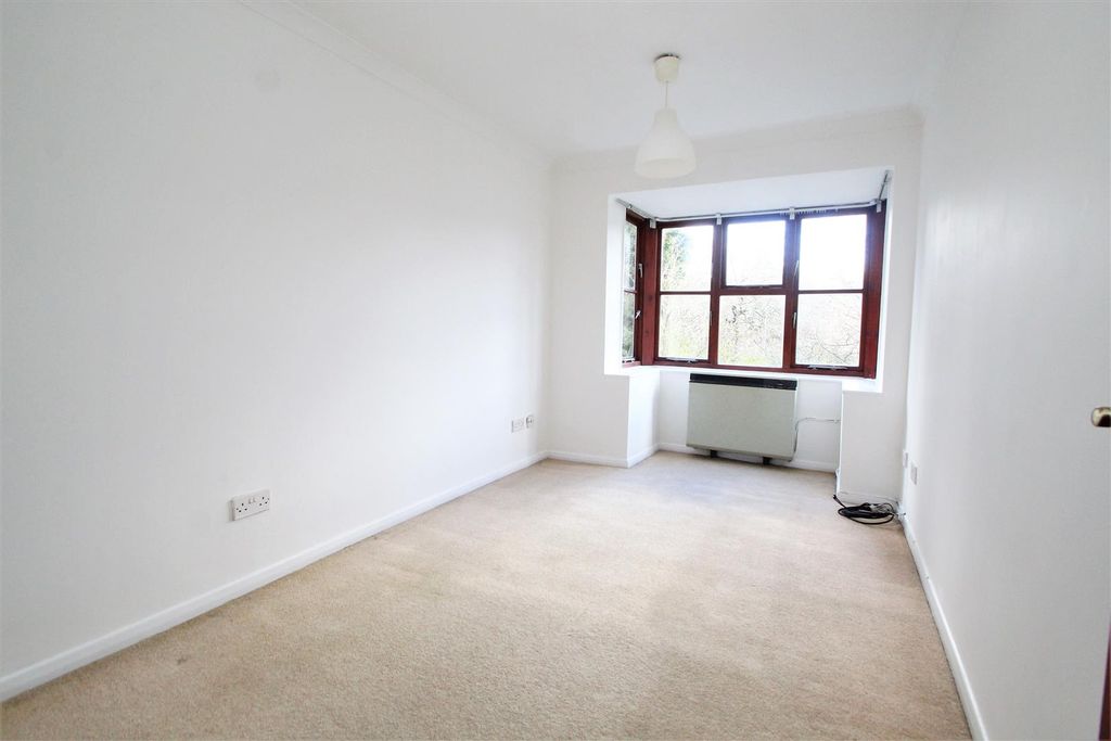Property photo 3 of 12 Img_8481.Jpg