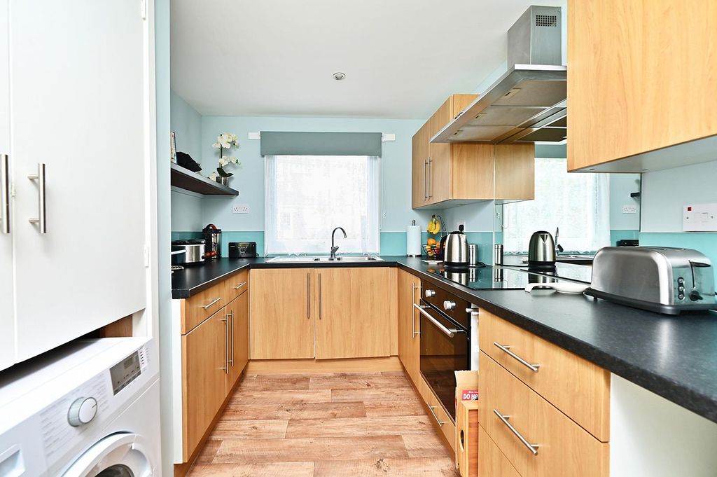 Property photo 2 of 10 Kitchen