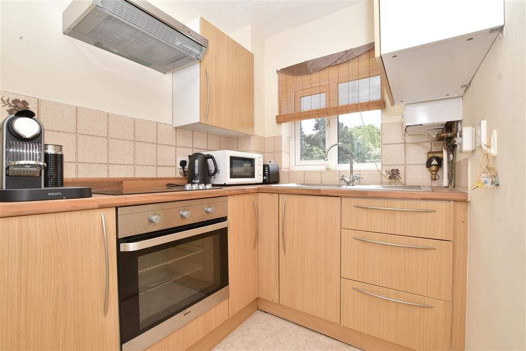 Property photo 1 of 10 Kitchen