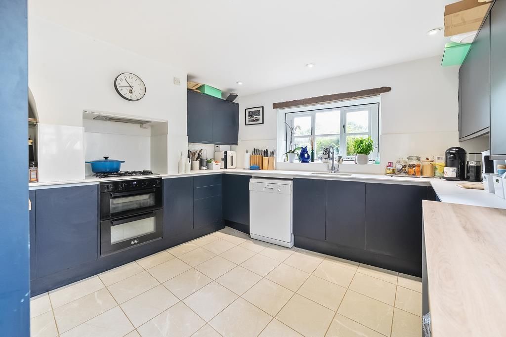 Property photo 2 of 20 Kitchen