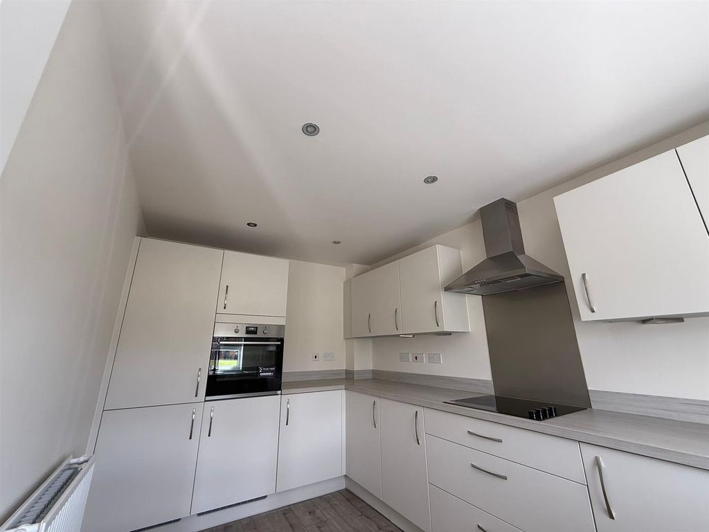 Property photo 2 of 48 0Dde9004-06B3-4Cfa-95B0-293Dfe5989B0.Jpg