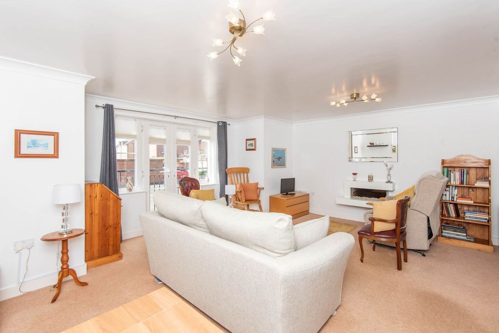 Property photo 2 of 17