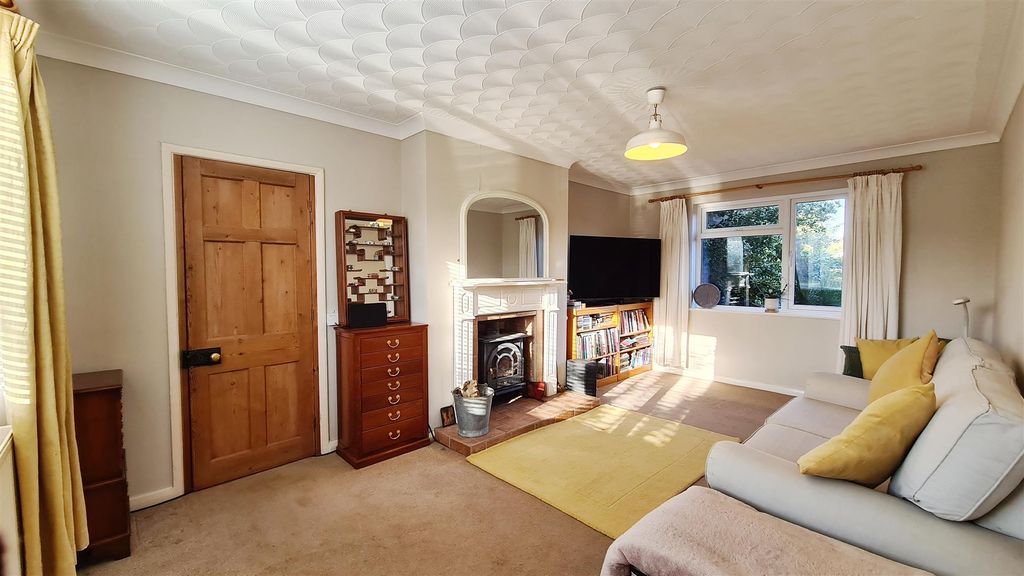 Property photo 2 of 25 Living Room