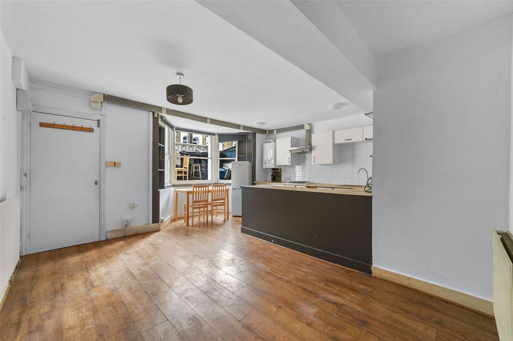 Property photo 3 of 13 Reception