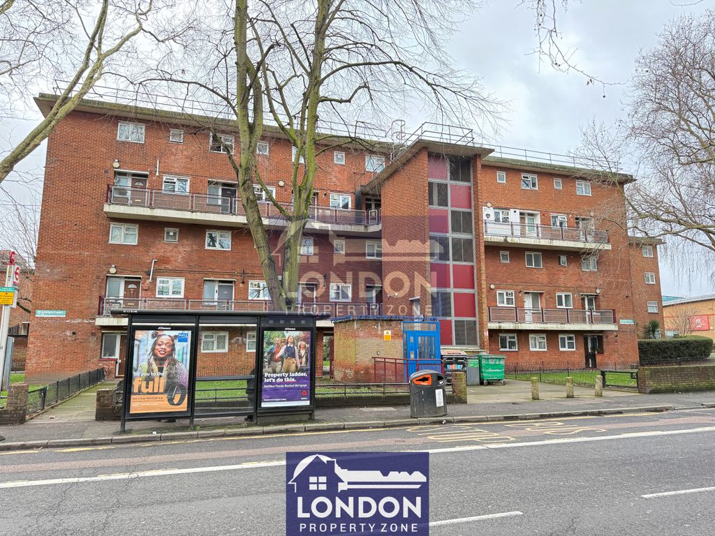 Property photo 2 of 18