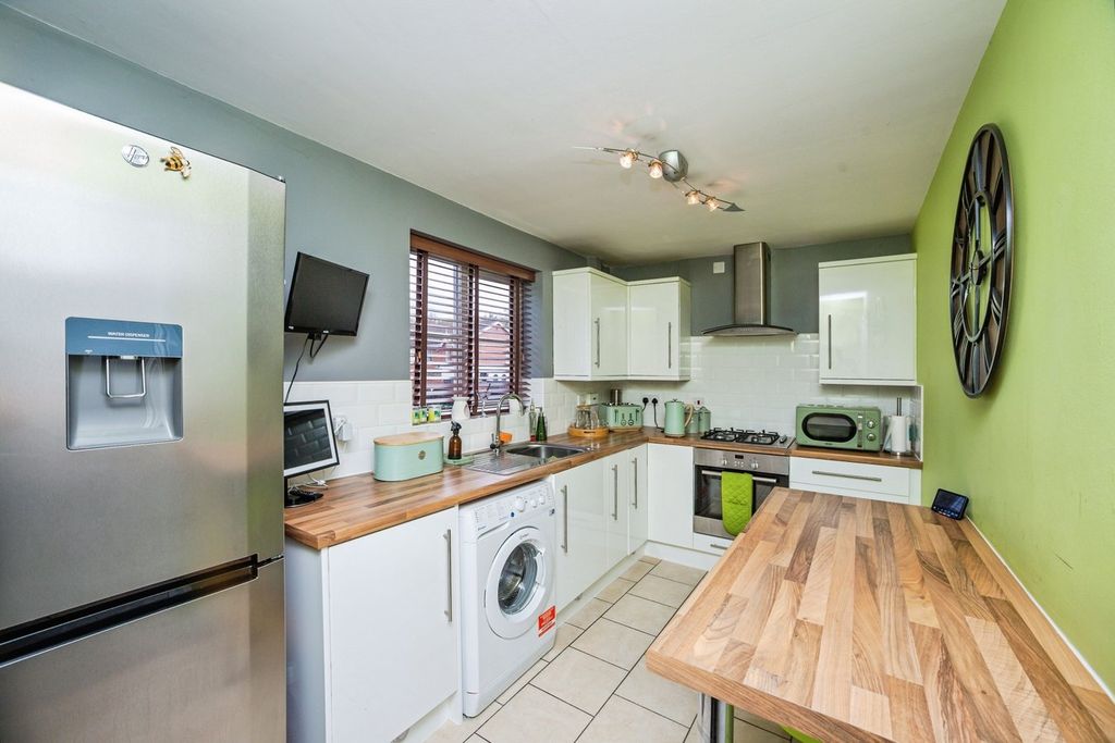 Property photo 3 of 18