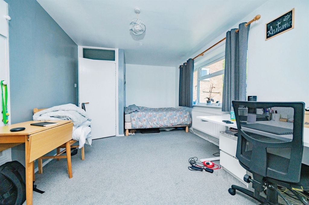 Property photo 3 of 5 Living Room