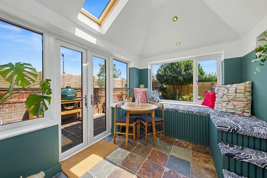 Property photo 2 of 43 Garden Room