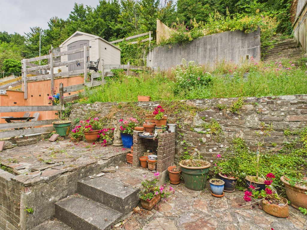 Property photo 3 of 21 Cam02089G0-Pr0530-Still008