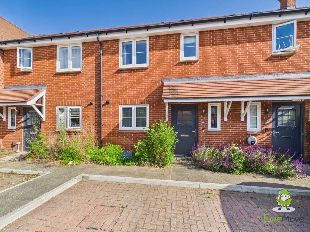 Property photo 1 of 14 Ewemove Estate Agents Basingstoke