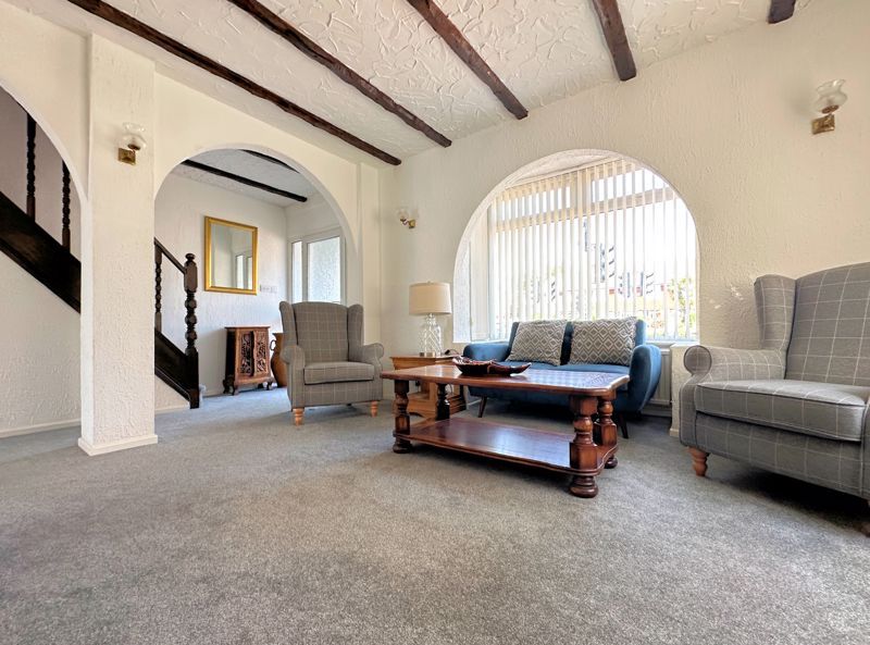 Property photo 2 of 24 Lounge
