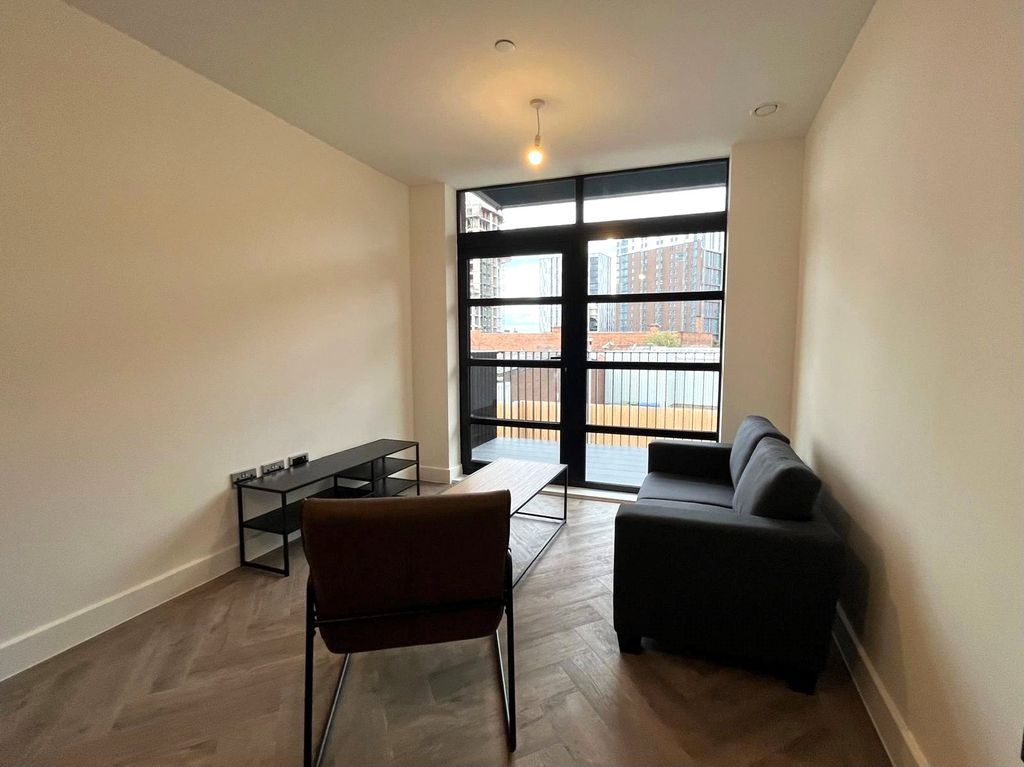 Property photo 3 of 5 Picture No. 04