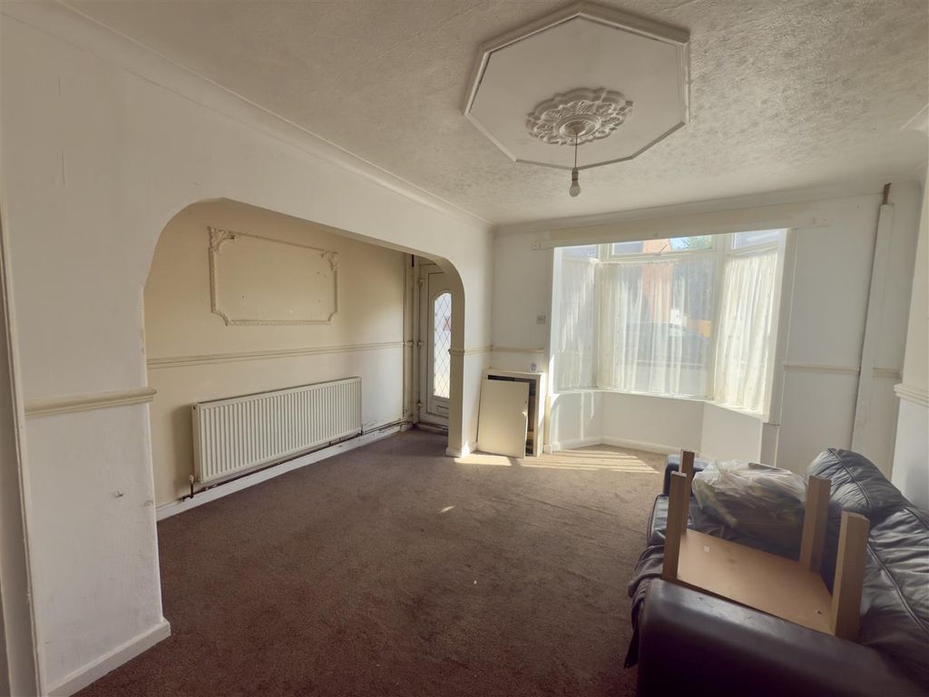 Property photo 2 of 9 Lounge