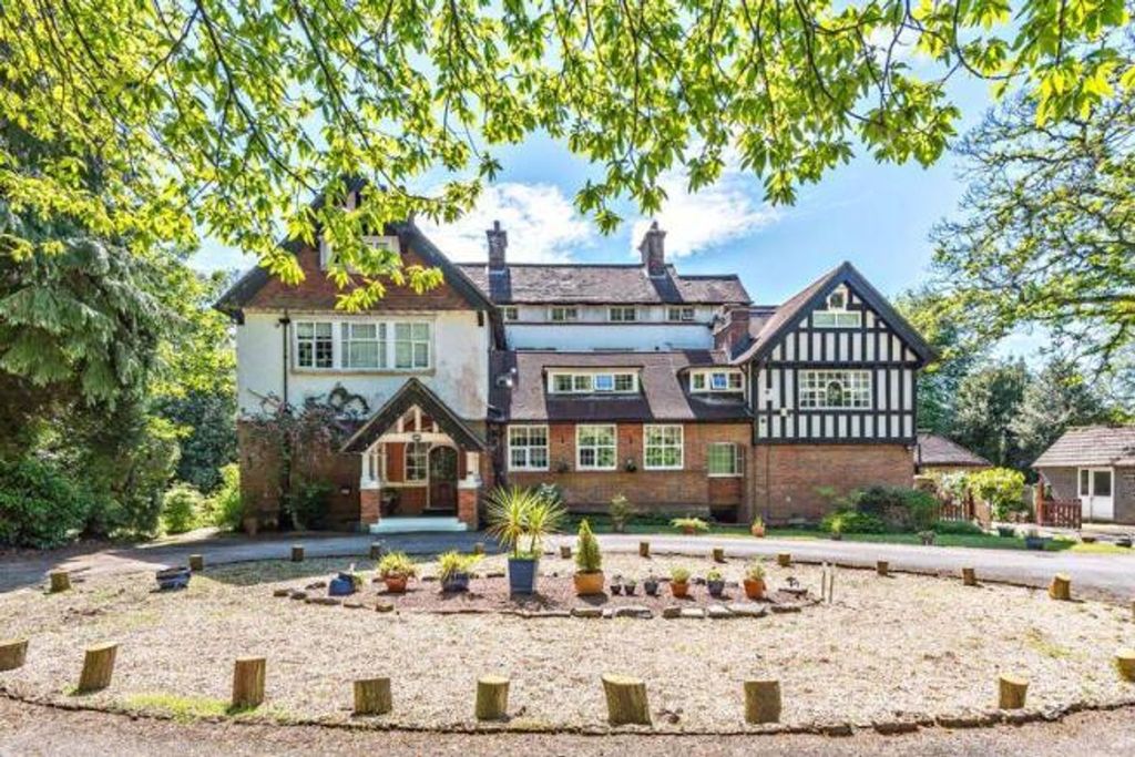 Property photo 1 of 18 Front Of Brambledown