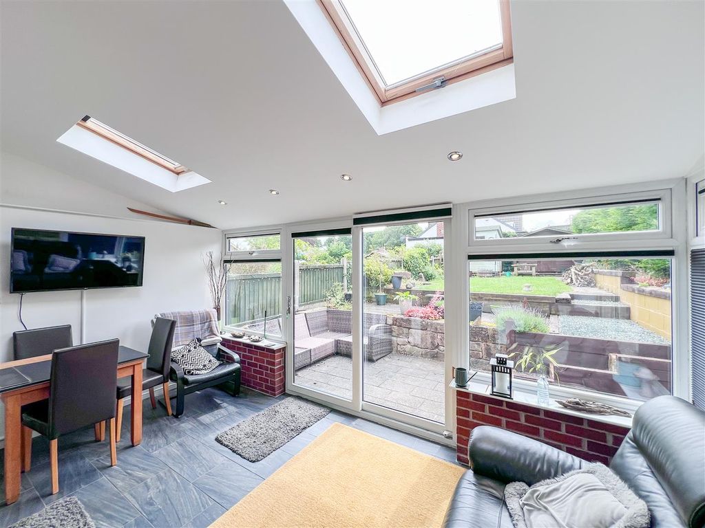 Property photo 3 of 17 Garden Room