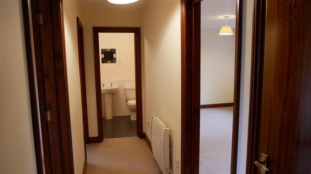 Property photo 2 of 9 Entrance Hallway