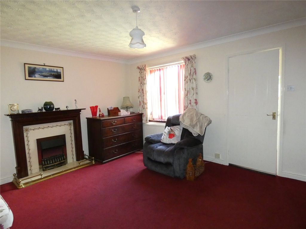 Property photo 3 of 9 Lounge