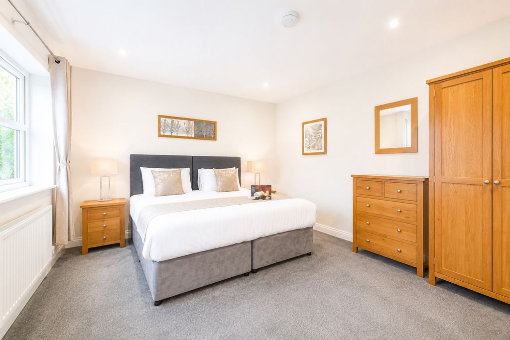 Property photo 2 of 12 Tren (17)