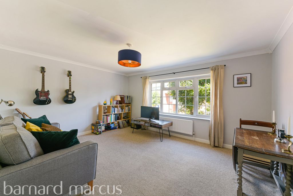 Property photo 2 of 6 Living Room
