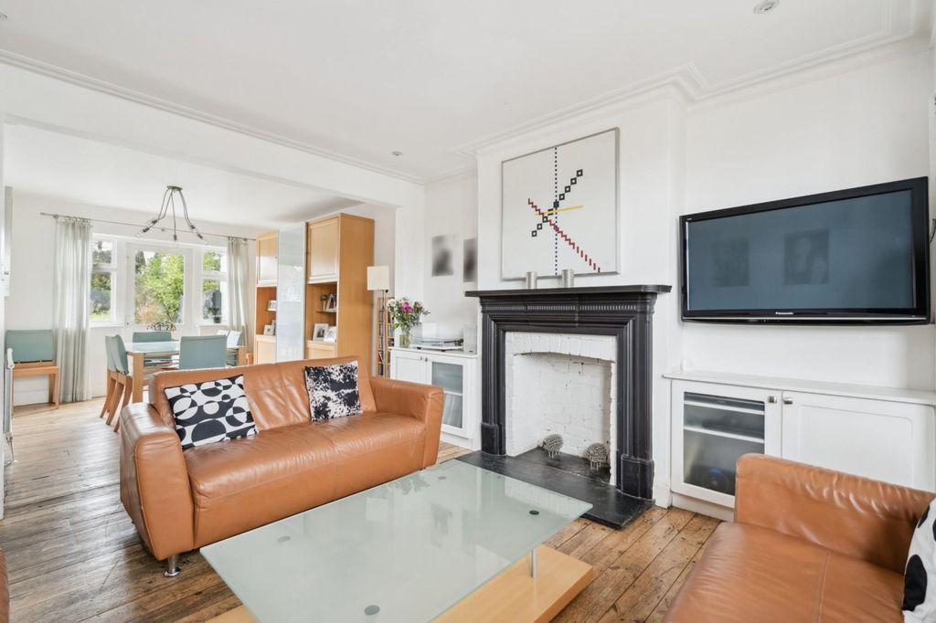 Property photo 3 of 22