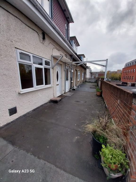 Property photo 1 of 7 Photo